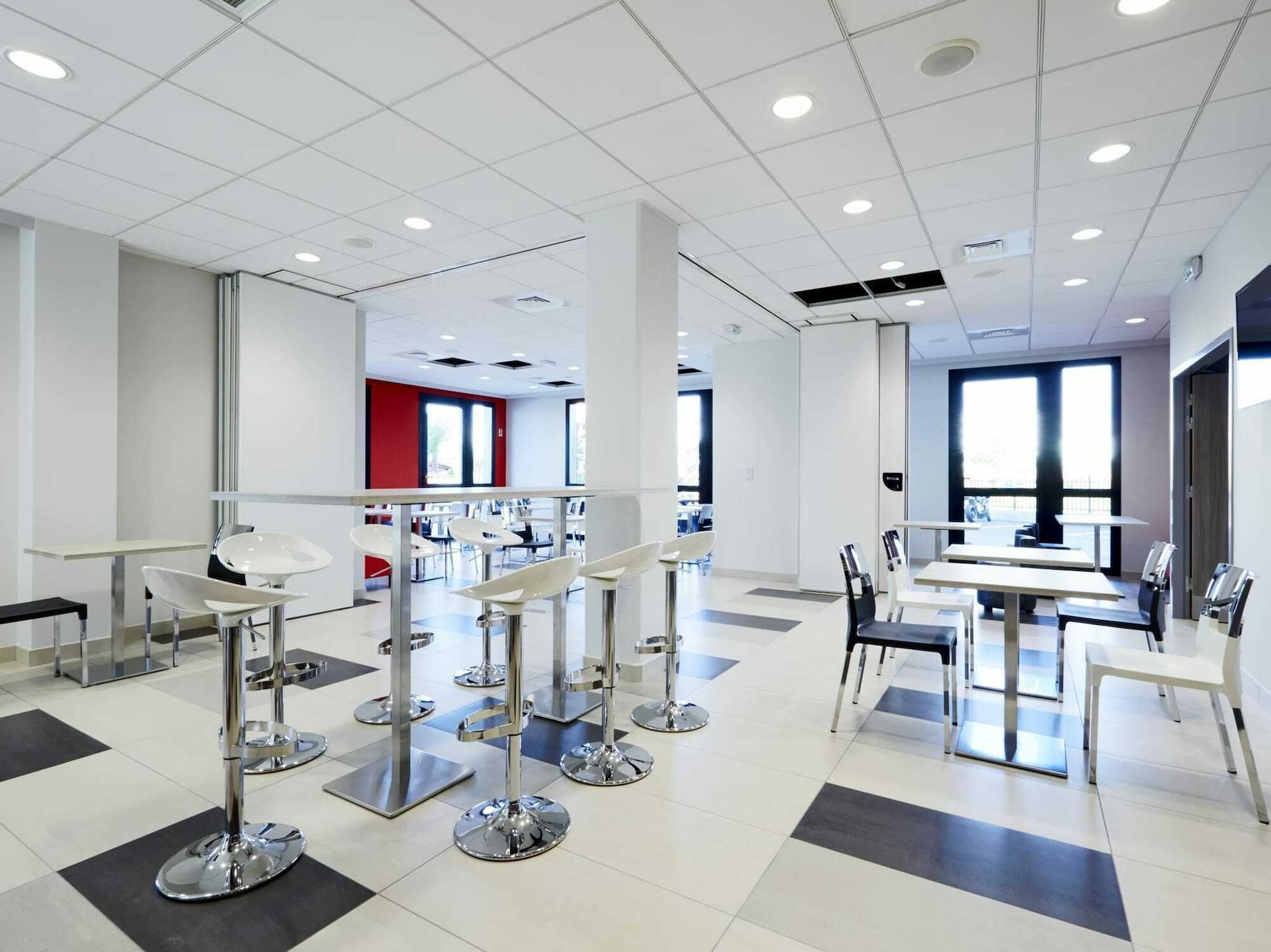 Premiere Classe Lyon - Saint Priest Eurexpo Экстерьер фото