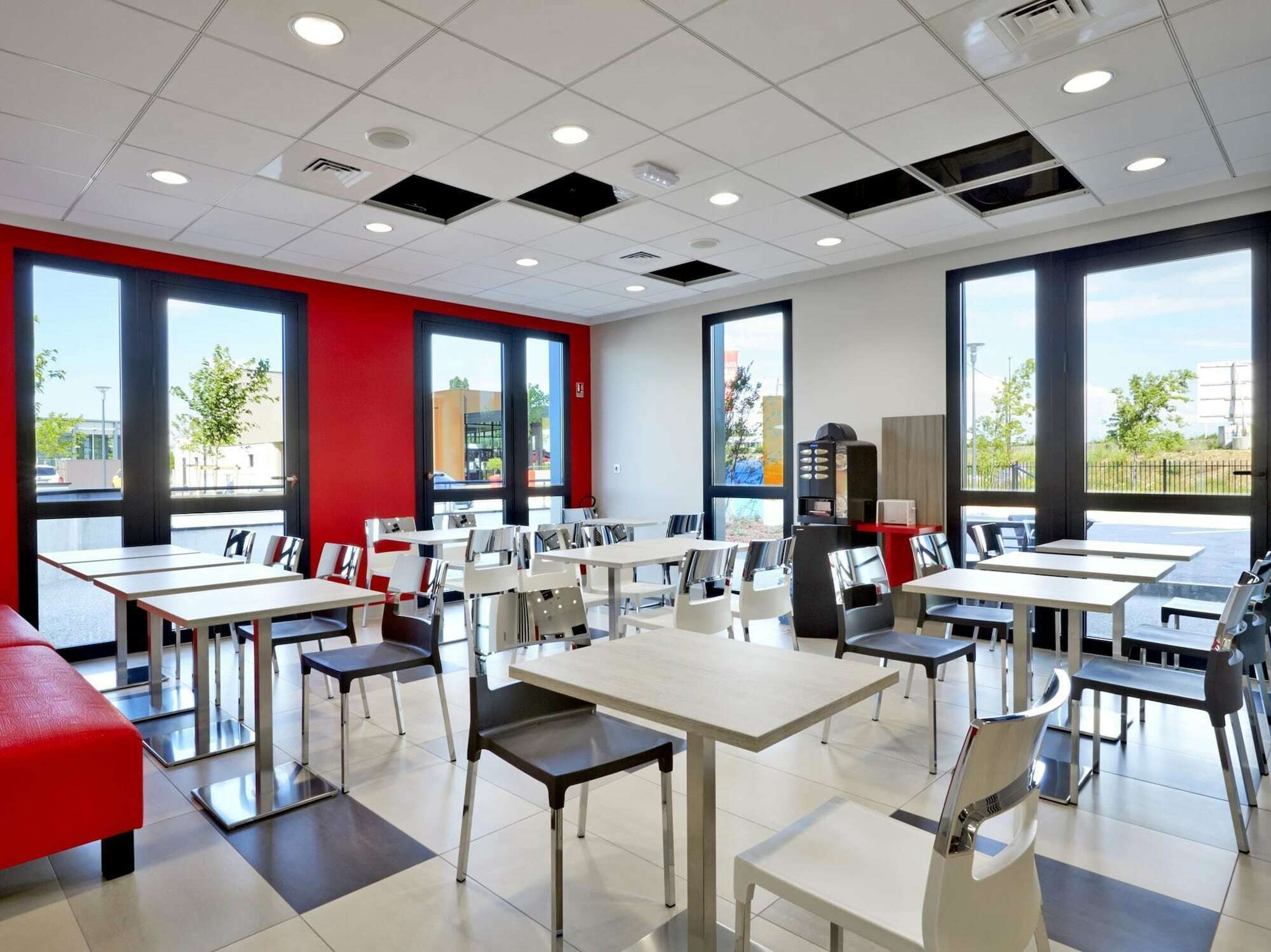 Premiere Classe Lyon - Saint Priest Eurexpo Экстерьер фото