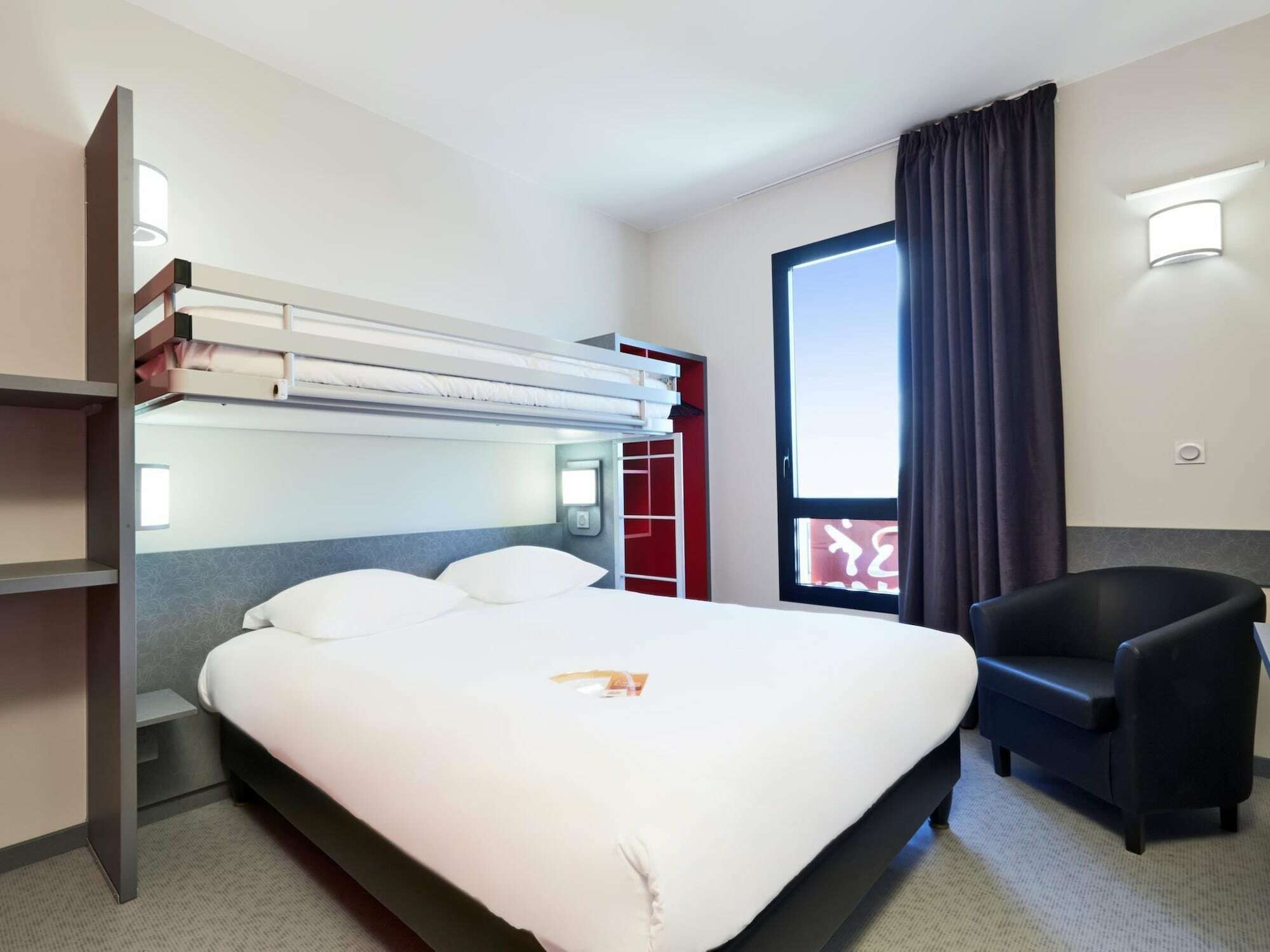 Premiere Classe Lyon - Saint Priest Eurexpo Экстерьер фото